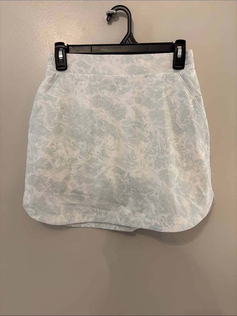 CALIA by Carrie Underwood Light Blue Marble-Print Mini Skort